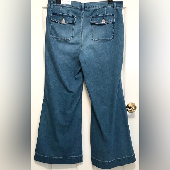 NWT Chico’s Button Flare Jean - Picture 10 of 16